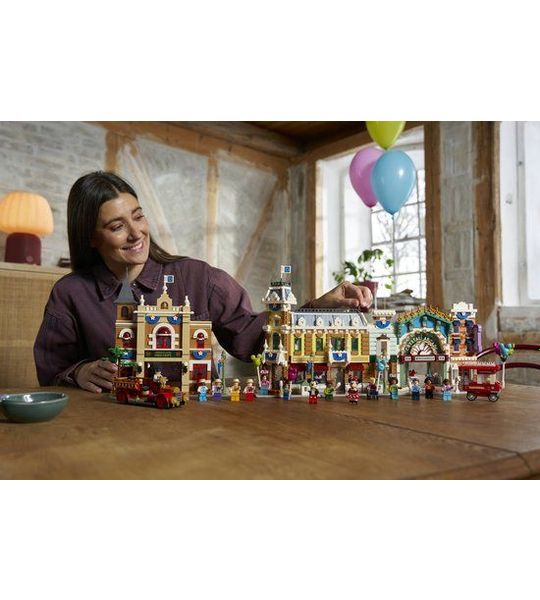 LEGO Disney 43302 - Main Street, U.S.A